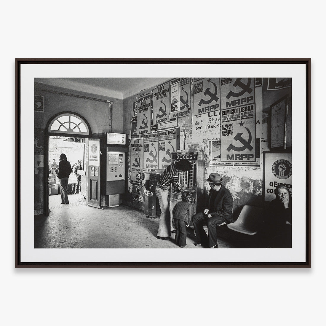 Buy the Lisboa artwork by Alfredo Cunha now at Underdogs