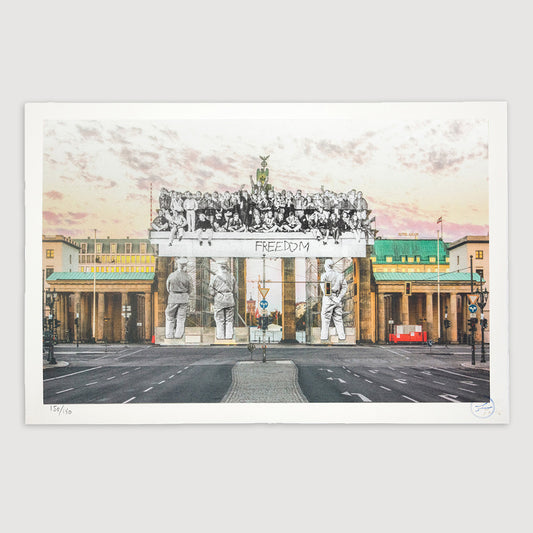 Giants, Brandenburg Gate, September 27, 2018, 18h55, © Iris Hesse, Ullstein Bild, Roger-Viollet, Berlin, Germany